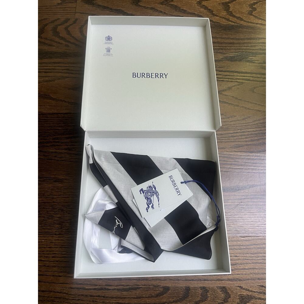 Burberry authentic cotton striped scarf black white original packaging NWT